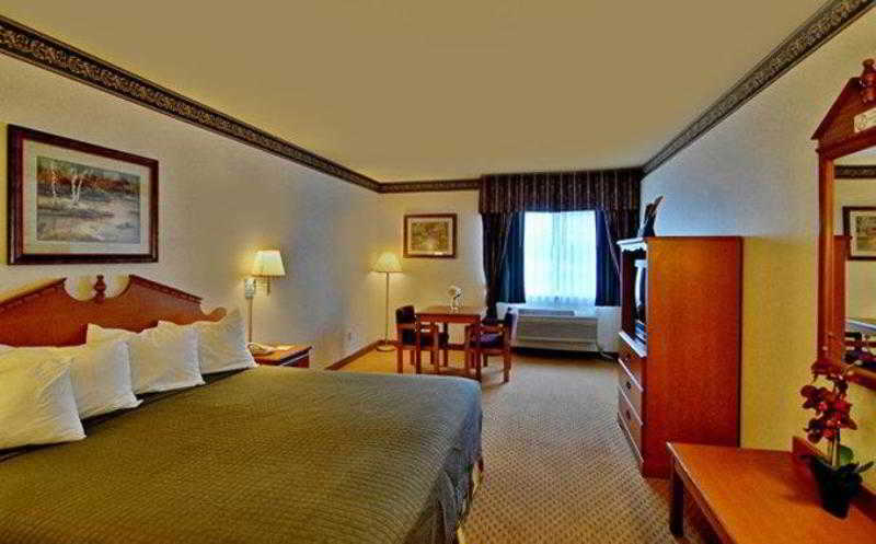Best Western Dallas Inn & Suites Room photo